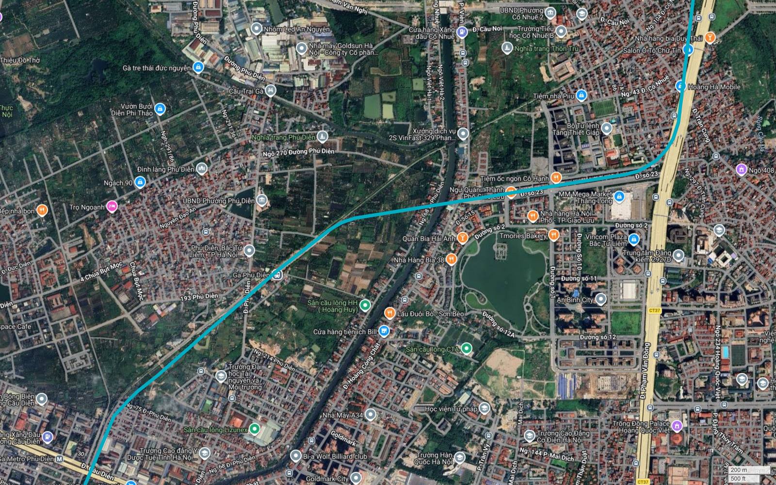 Tuyến metro số 6 Hà Nội cắt chéo lưới phố Phú Diễn theo đường Phú Diễn, đi cạnh Ga Phú Diễn với nhà chia lô bám mặt đường liên tục